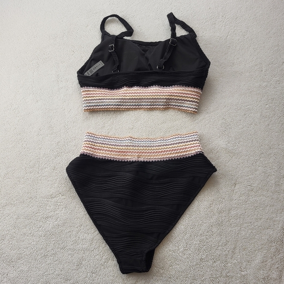 B Black and Beige Bikini Set 2 Pieces Women's Size Medium - Picture 9 of 9